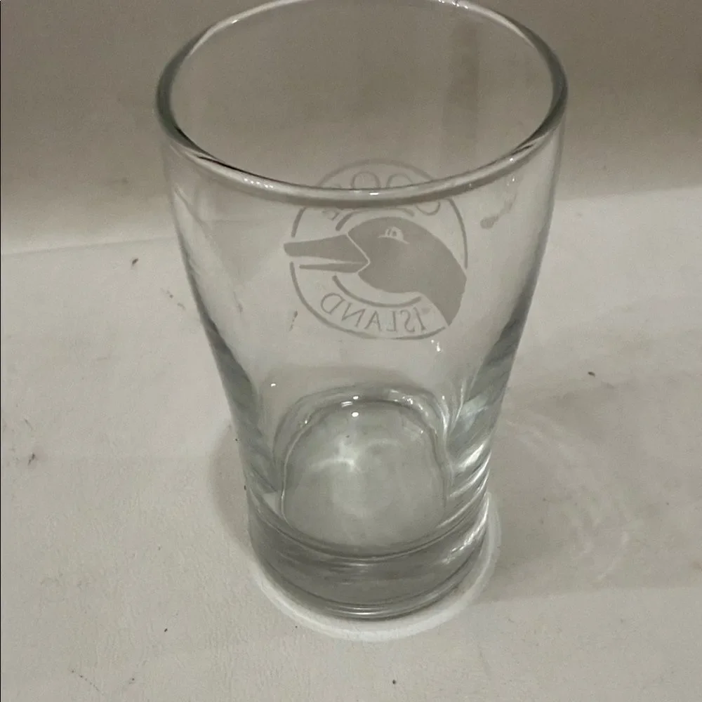 Goose Island Brewing Chicago 6 Oz Clear Glass Bar Accessory 4 In Tall 2 In Round